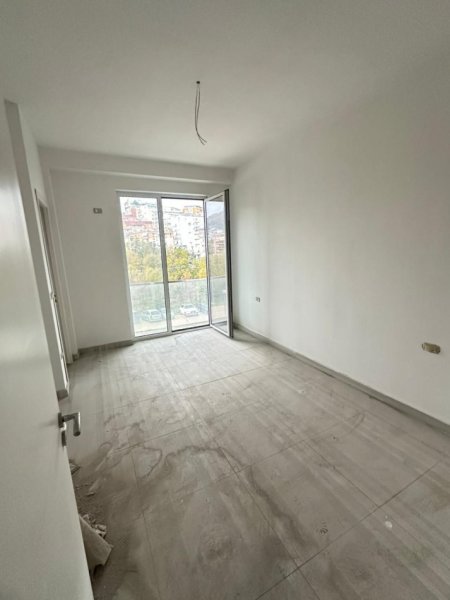 Tirane, shitet apartament 2+1 Kati 3, 93 m² 238.000 € (Liqeni i Thate, prane Radisson Hotel)