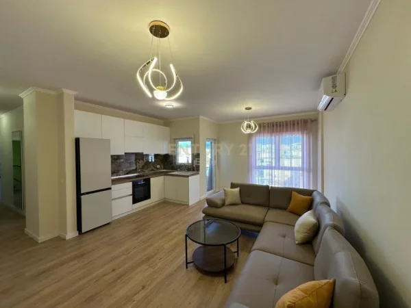 Tirane, jepet me qera apartament 2+1+Ballkon Kati 5, 97 m² 650 € (Rruga Qemal Stafa)