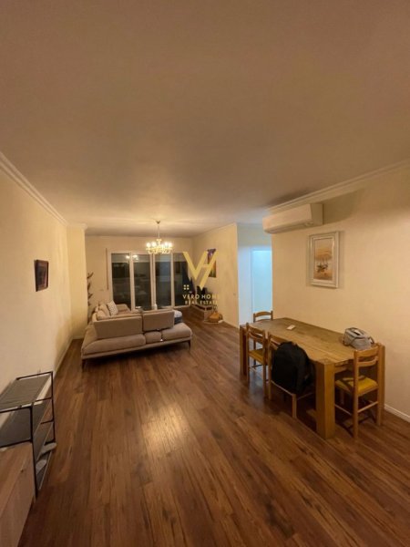 Tirane, jepet me qera apartament 2+1+Ballkon Kati 6, 140 m² 1.000 € (ZOGU I ZI)