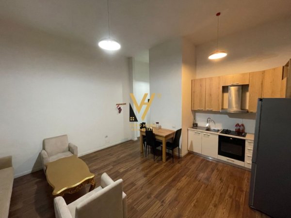 Tirane, jepet me qera apartament 2+1+Ballkon Kati 6, 140 m² 1.000 € (ZOGU I ZI)