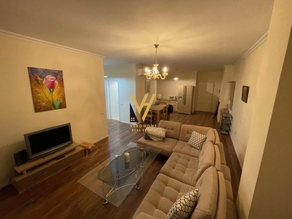 Tirane, jepet me qera apartament 2+1+Ballkon Kati 6, 140 m² 1.000 € (ZOGU I ZI)