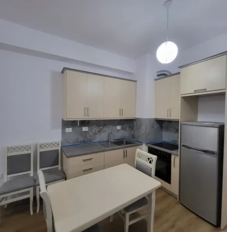 Tirane, jepet me qera apartament 2+1+Ballkon Kati 6, 77 m² 50.000 € (Ali Demi)