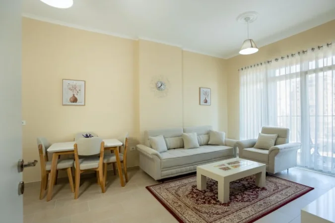 Tirane, jepet me qera apartament 1+1+Ballkon Kati 3, 62 m² 800 € (Rruga e Kavajes)