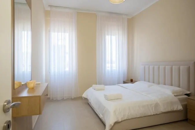 Tirane, jepet me qera apartament 1+1+Ballkon Kati 3, 62 m² 800 € (Rruga e Kavajes)