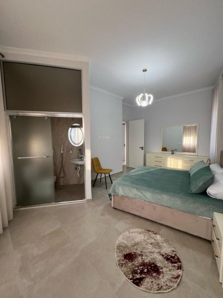 Tirane, jepet me qera apartament 2+1 Kati 7, 90 m² 1.200 € (Qendër)