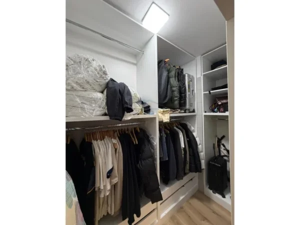 Tirane, shitet apartament 2+1+Ballkon Kati 2, 112 m² (Komuna e Parisit)