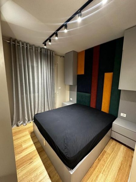 Tirane, jepet me qera apartament 2+1+Ballkon Kati 2, 110 m² 1.100 € (Kodra e Diellit)