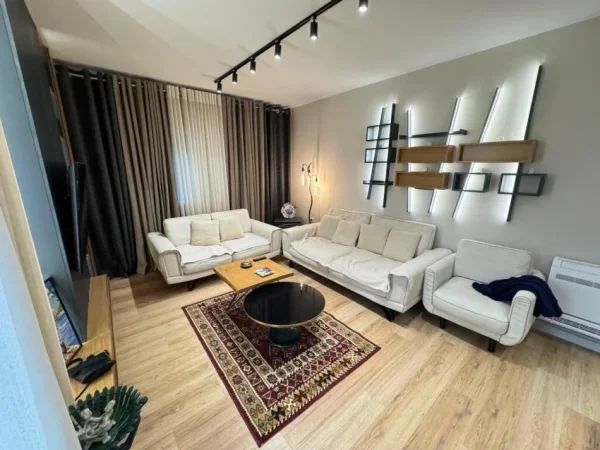 Tirane, jepet me qera apartament 2+1+Ballkon Kati 2, 110 m² 1.100 € (Kodra e Diellit)