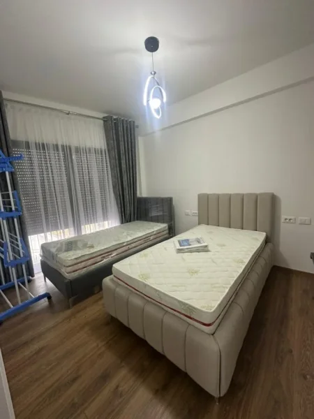 Tirane, jepet me qera apartament 2+1+Ballkon Kati 3, 110 m² 800 € (Kodra e diellit)