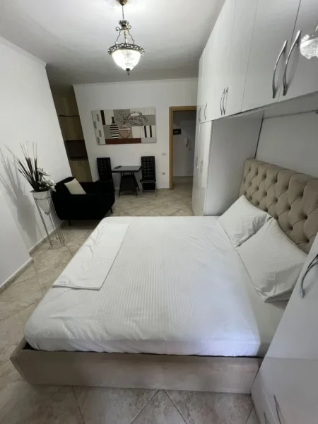 Tirane, jepet me qera garsonier 1+1 Kati 3, 500 €