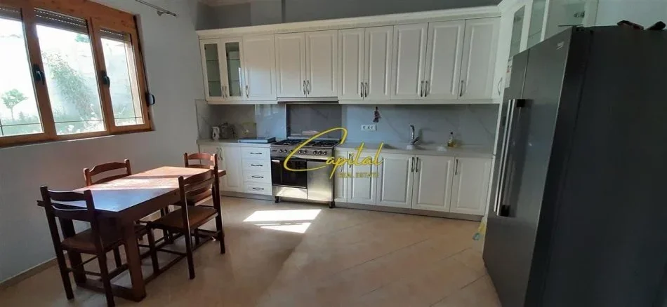 Tirane, jepet me qera Vile 3 Katshe Kati 3, 500 m² 2.000 € (TEG)