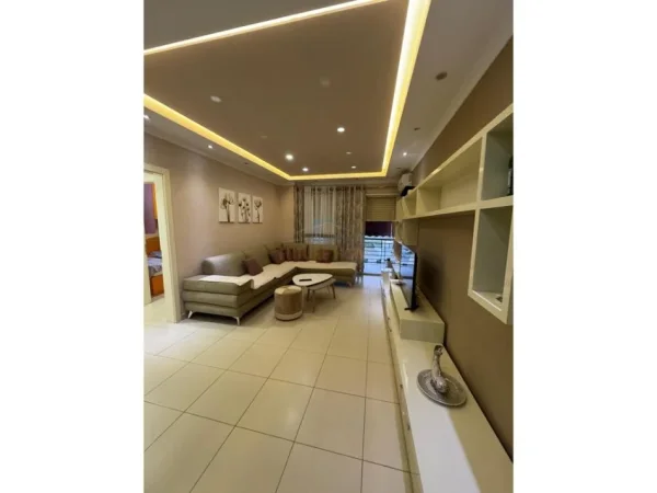 Tirane, jepet me qera apartament 2+1+Ballkon Kati 2, 96 m² 500 € (Fresk)