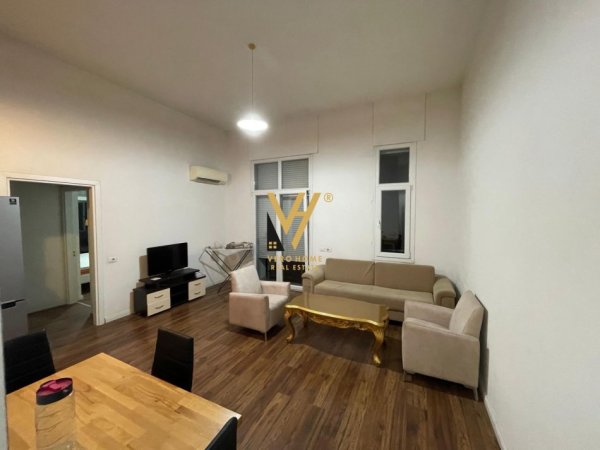 Tirane, jepet me qera apartament 2+1+Ballkon Kati 8, 105 m² 900 € (ZOGU I ZI)