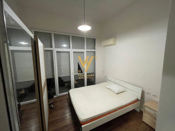 Tirane, jepet me qera apartament 2+1+Ballkon Kati 8, 105 m² 900 € (ZOGU I ZI)