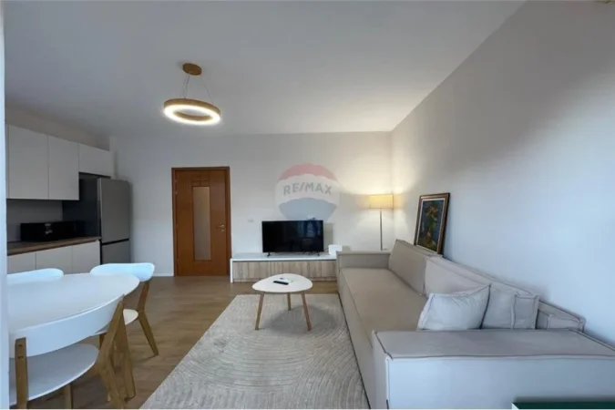Tirane, jepet me qera apartament 1+1 Kati 5, 70 m² 700 € (Rr. e Kavajes)