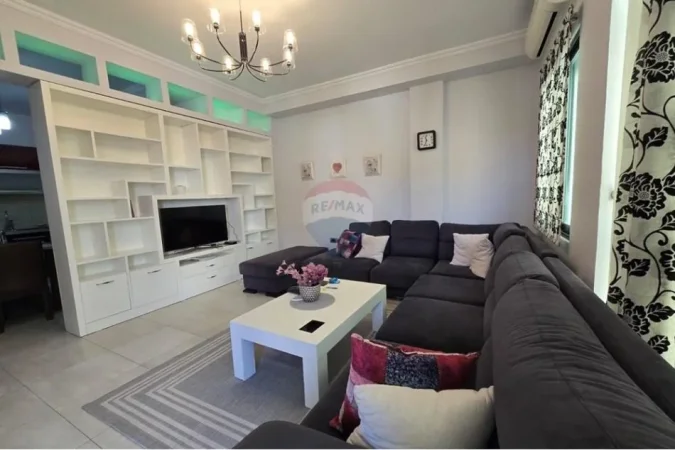 Tirane, jepet me qera apartament 2+1 Kati 2, 110 m² 700 € (Rr. Rrapo Hekali)