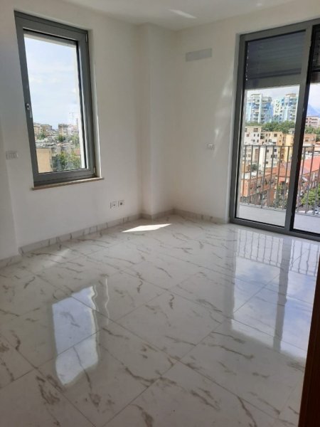 Tirane, jepet me qera zyre Kati 7, 67 m² 700 € (STADIUMI DINAMO)
