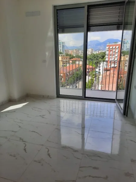 Tirane, jepet me qera zyre Kati 7, 67 m² 700 € (STADIUMI DINAMO)