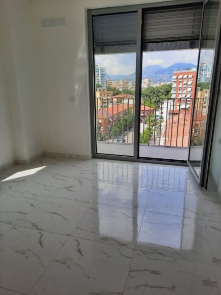 Tirane, jepet me qera zyre Kati 7, 67 m² 700 € (STADIUMI DINAMO)
