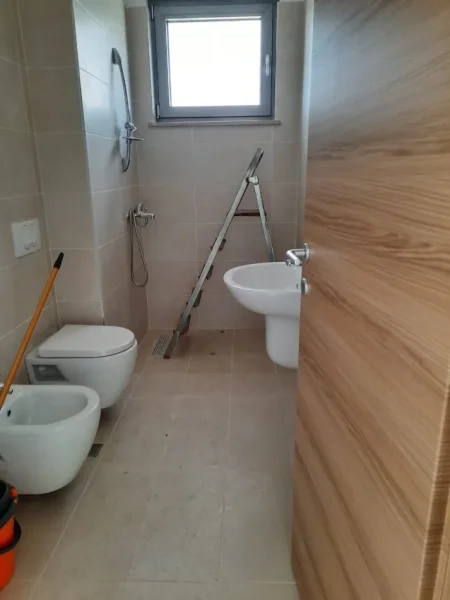 Tirane, jepet me qera zyre Kati 7, 67 m² 700 € (STADIUMI DINAMO)