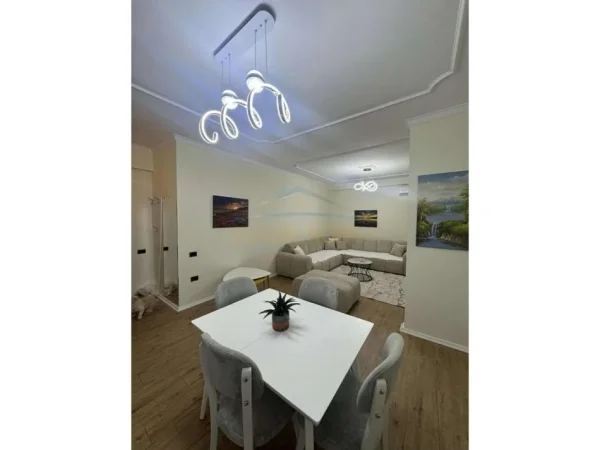 Qera , Apartament 1+1 Rruga e Dibres , Tirane 600 €