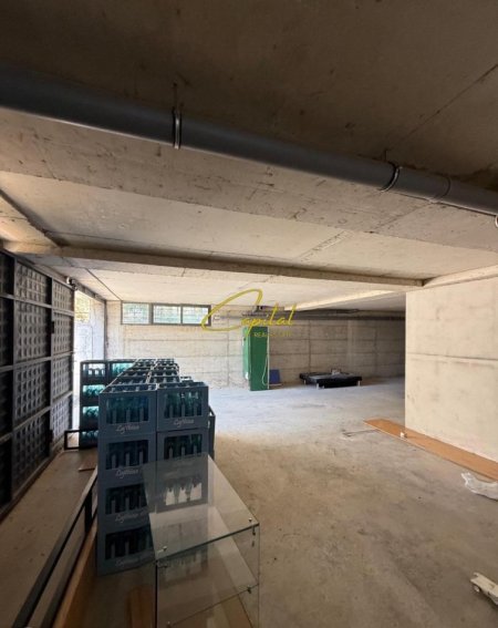 Tirane, jepet me qera magazine Kati -1, 200 m² 500 € (KOMBINAT)