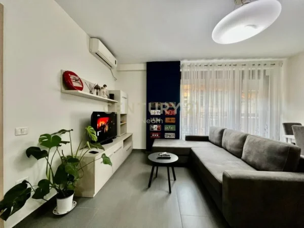 Tirane, jepet me qera apartament Kati 2, 60 m² 650 € (Rruga e Barrikadave)
