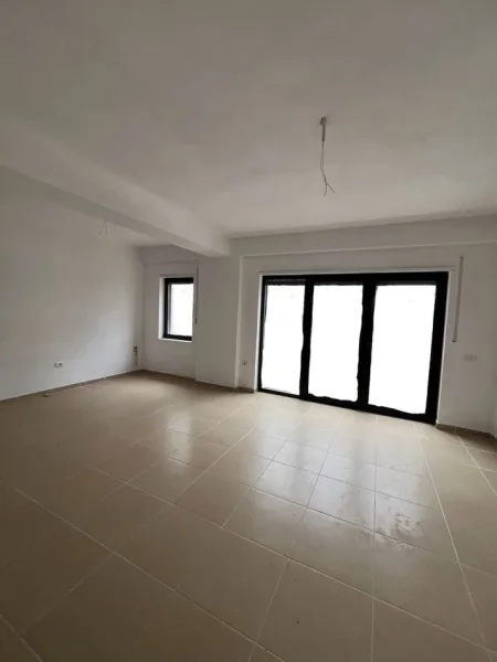 Tirane, shitet apartament 2+1+Ballkon Kati 3, 93 m² 163.000 € (Kodra e Diellit)
