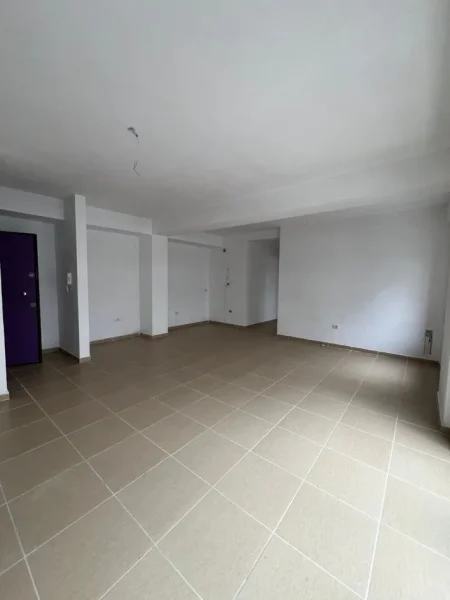 Tirane, shitet apartament 2+1+Ballkon Kati 3, 93 m² 163.000 € (Kodra e Diellit)