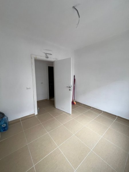 Tirane, shitet apartament 2+1+Ballkon Kati 3, 93 m² 163.000 € (Kodra e Diellit)