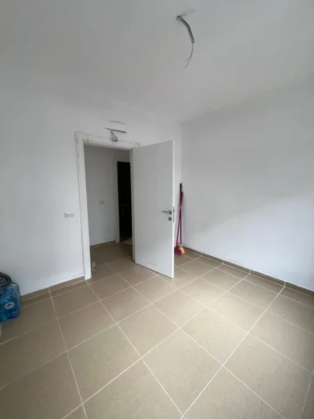 Tirane, shitet apartament 2+1+Ballkon Kati 3, 93 m² 163.000 € (Kodra e Diellit)