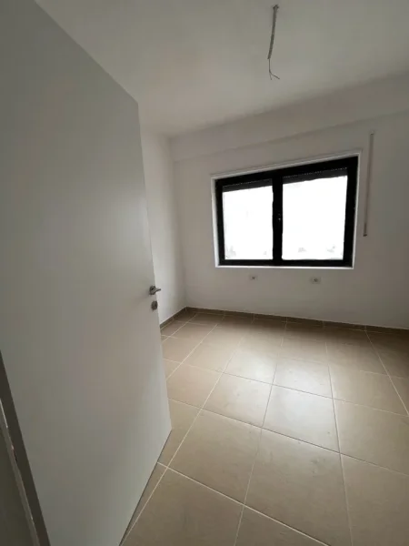 Tirane, shitet apartament 2+1+Ballkon Kati 3, 93 m² 163.000 € (Kodra e Diellit)