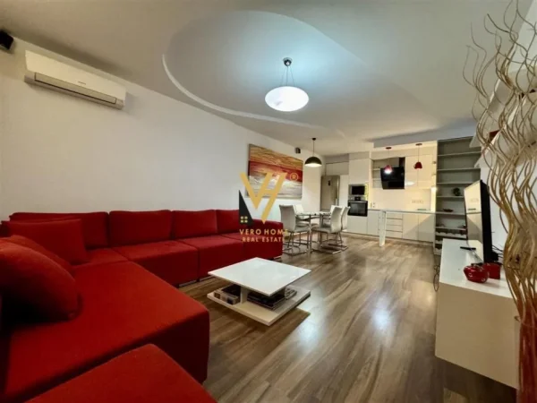 Tirane, jepet me qera apartament 1+1+Ballkon Kati 11, 68 m² 700 € (KOMUNA E PARISIT)