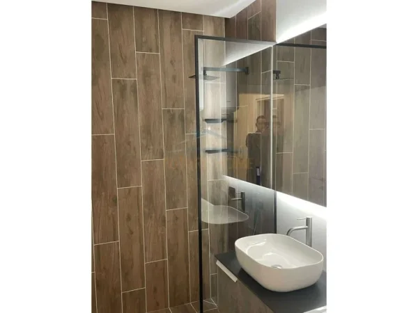 Tirane, jepet me qera apartament 1+1 Kati 6, 70 m² 500 € 