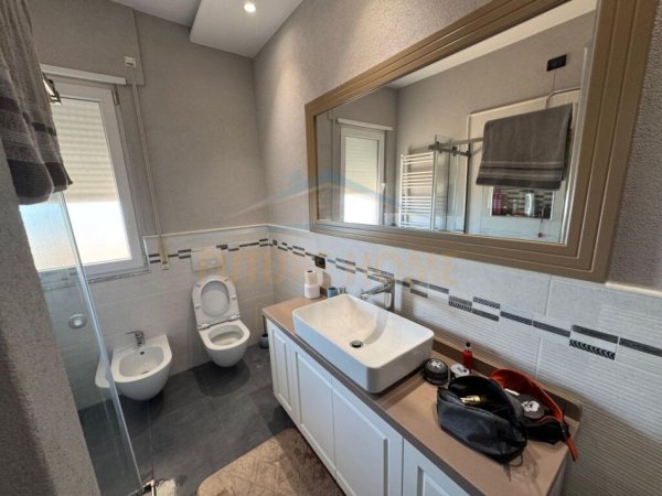 Kavaje, shitet 3+1 Kati 8, 150 m² 175.000 € 