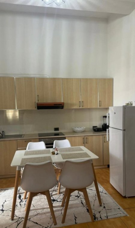 Tirane, jepet me qera apartament 1+1+Ballkon Kati 1, 65 m² 550 € 