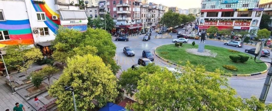 Tirane, shitet apartament 2+1 Kati 4, 59 m² 165.000 € (Gjimnazi “Petro Nini Luarasi”)