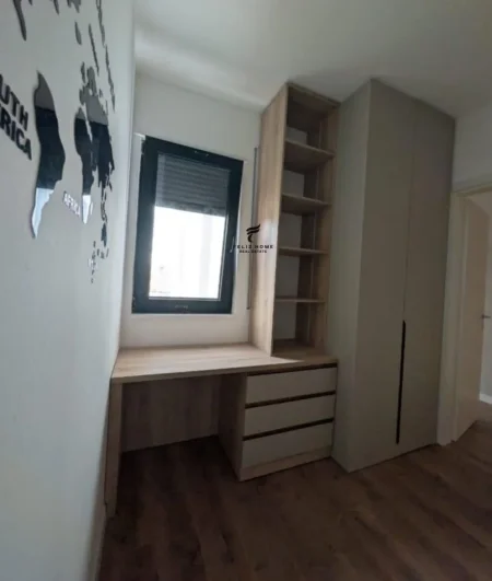 Tirane, jepet me qera apartament 2+1 Kati 4, 80 m² 900 € (STADIUMI DINAMO)