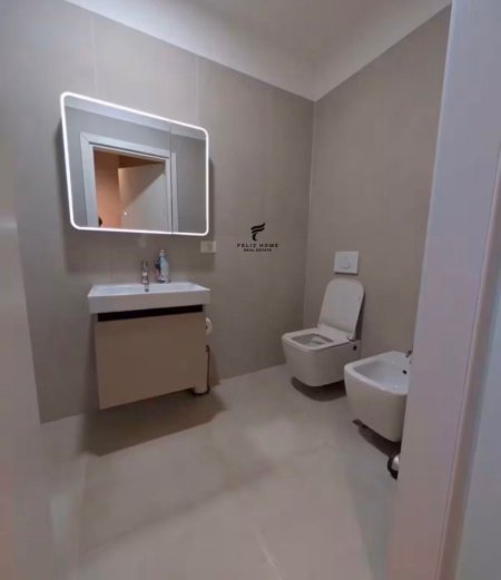 Tirane, jepet me qera apartament 2+1 Kati 4, 80 m² 900 € (STADIUMI DINAMO)