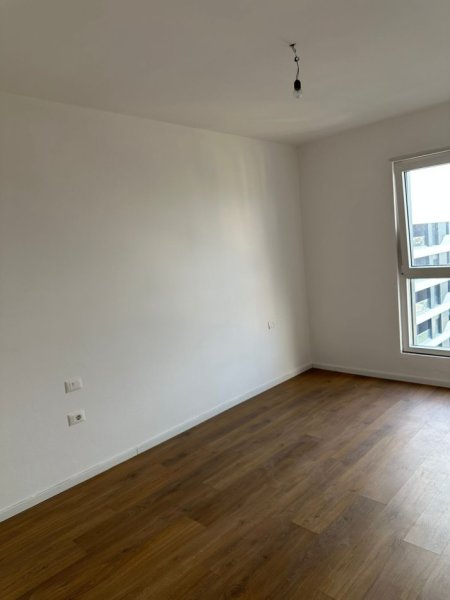 Tirane, jepet me qera zyre Kati 8, 75 m² 500 € (Don Bosko)