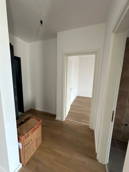 Tirane, jepet me qera zyre Kati 8, 75 m² 500 € (Don Bosko)