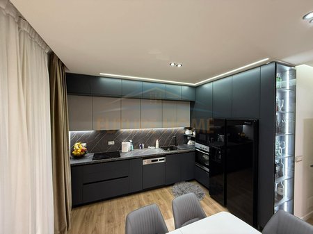 Tirane, shitet apartament 3+1 Kati 1, 117 m² 250.000 € (Kompleksi "Romario")