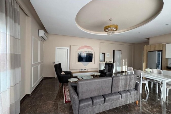 Vlore, jepet me qera apartament+verande | Penthouse , 220 m² 1.000 € (Skele Vlore)