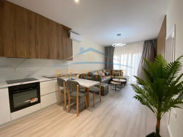 Tirane, jepet me qera apartament 2+1 Kati 4, 77 m² 800 € (zogu i zi)