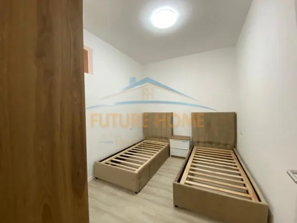 Tirane, jepet me qera apartament 2+1 Kati 4, 77 m² 800 € (zogu i zi)