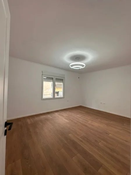 Tirane, shitet apartament 1+1+Aneks+Ballkon Kati 4, 65 m² 118.000 € (Porcelan)