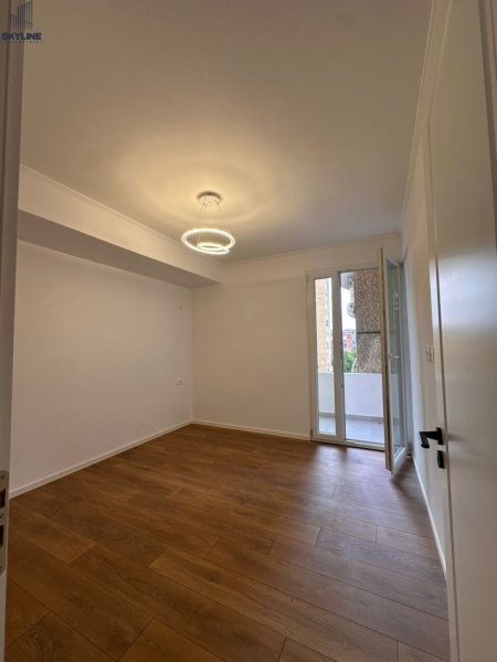 Tirane, shitet apartament 1+1+Aneks+Ballkon Kati 4, 65 m² 118.000 € (Porcelan)