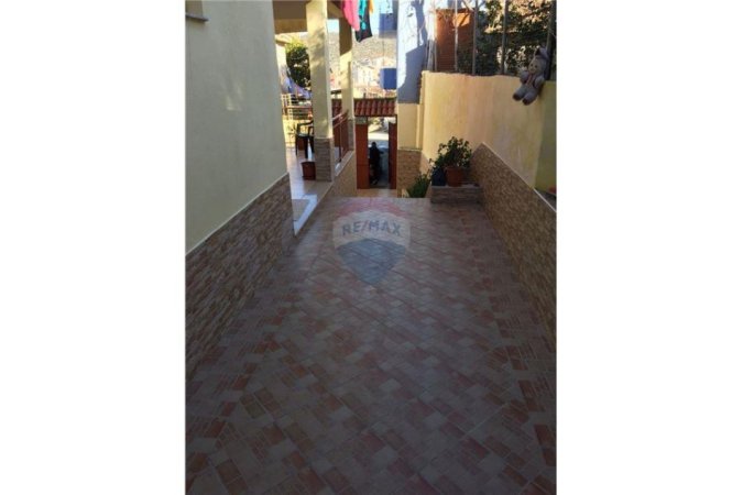 Vlore, jepet me qera shtepi 3+1 Kati 2, 135 m² 700 € (Rruga 4 Heronjte Vlorë)