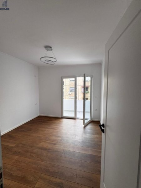 Tirane, shitet apartament 1+1 Kati 4, 52 m² 95.000 € (Porcelan)