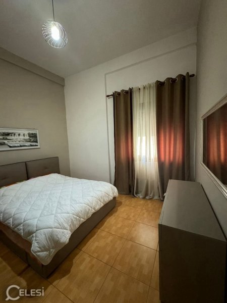 Tirane, jepet me qera apartament 1+1+Ballkon Kati 2, 70 m² 500 € (RRUGA E DIBRES)